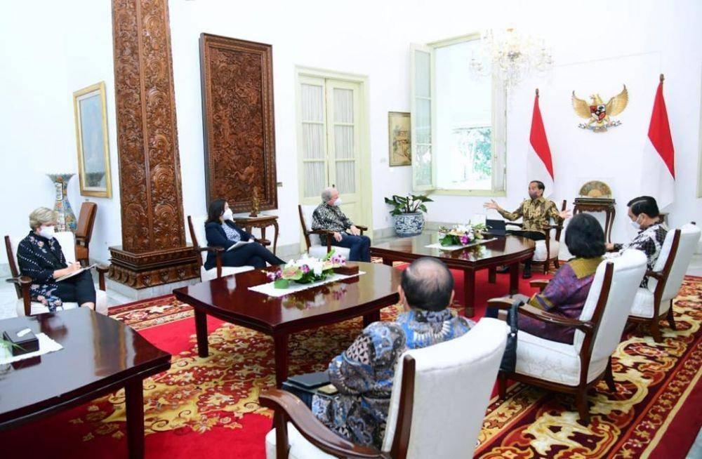 Presiden Jokowi Bertemu Delegasi Bank Dunia di Istana Merdeka, Jakarta, Rabu (16/2/2022). (dok. Setpres)