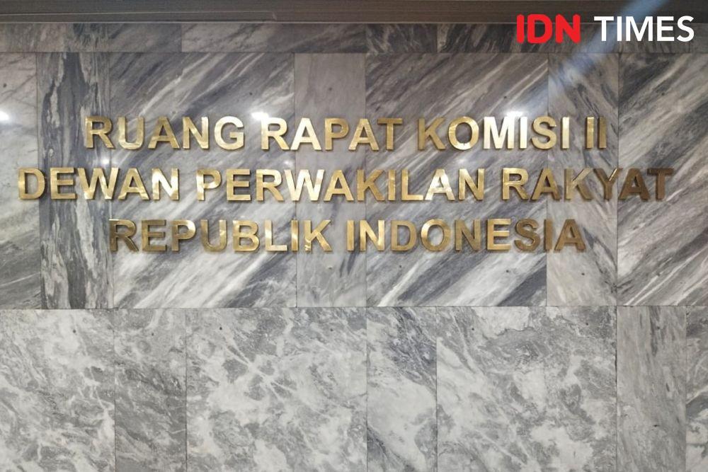 Ruang rapat komisi II DPR RI (IDN Times/Ilman Nafi'an)