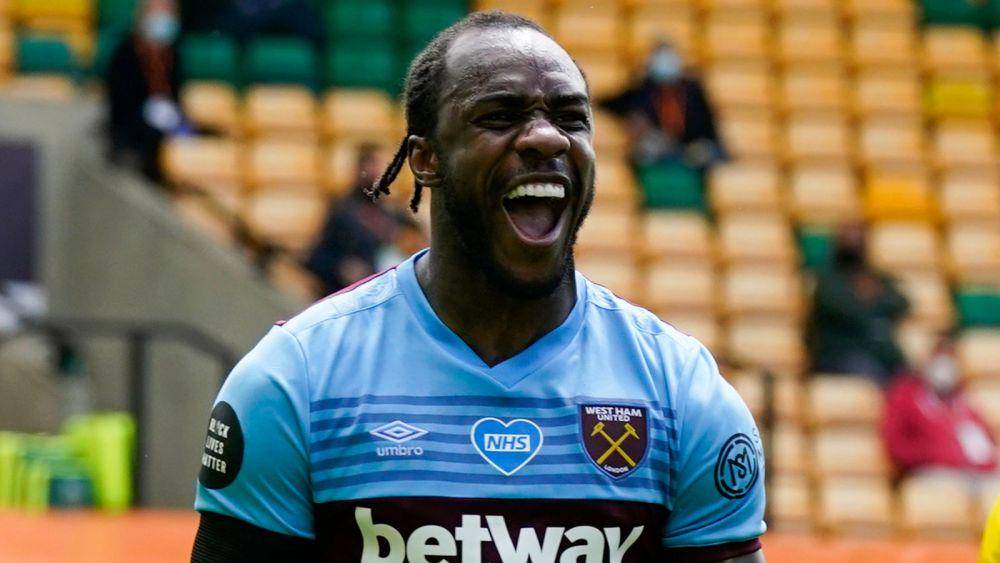 Michail Antonio merayakan gol ke gawang Norwich City. (skysports.com)
