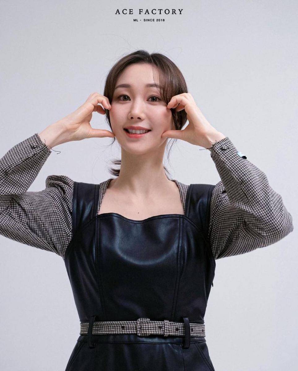 potret Lee Yoo Young (instagram.com/acefactory.official)