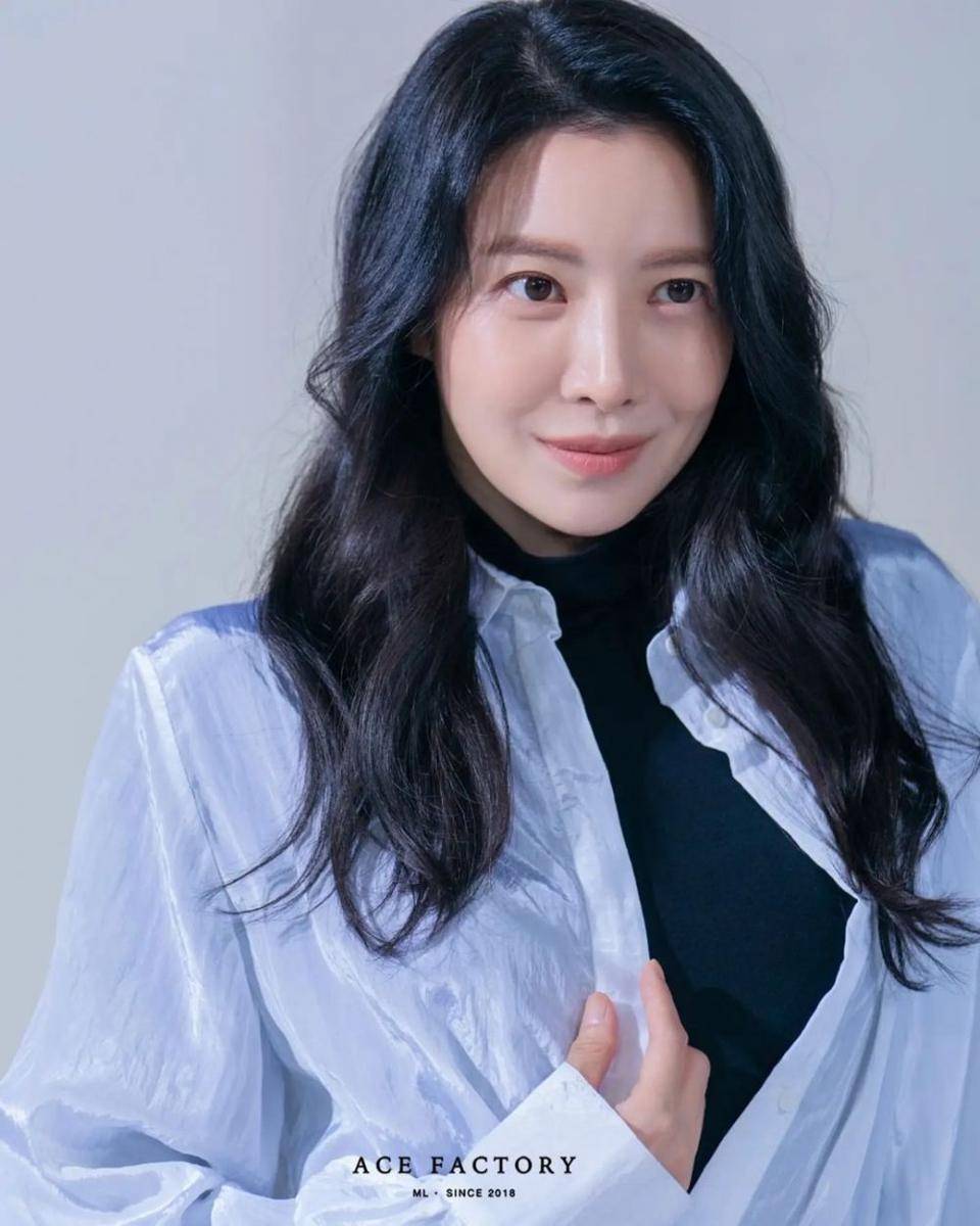 potret Yoon Se Ah (instagram.com/acefactory.official)