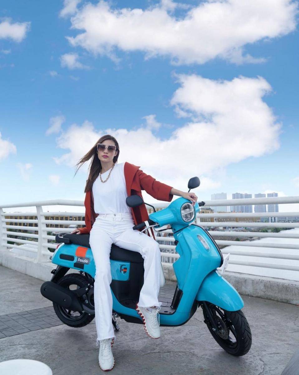 outfit serba putih ala Patricia Gouw (instagram.com/patriciagouw)