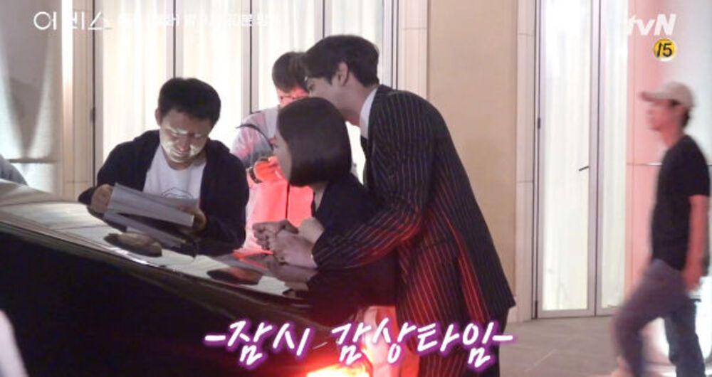 behind the scene Ahn Hyo Seop dan Park Bo Young di Abyss (tving.com)