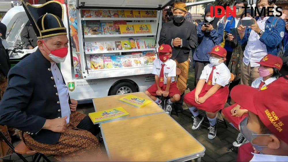 Wakil Walikota lauching layanan Bemo Pustaka di Solo. IDNTimes/Larasati Rey