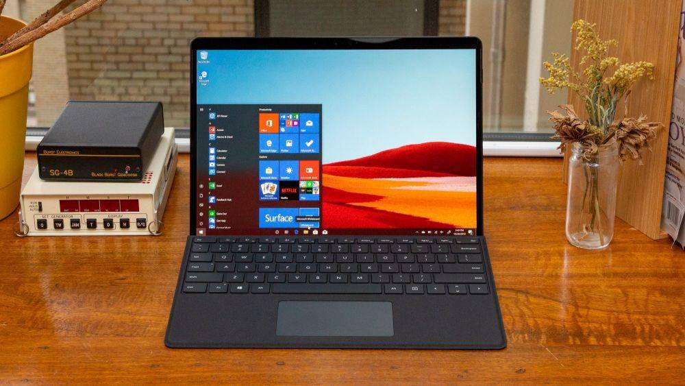ilustrasi Microsoft Surface Pro X (techradar.com)