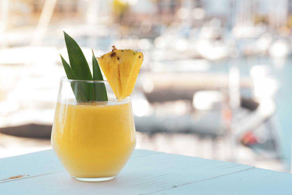ilustrasi nanas smoothie (unsplash.com/YesMore Content)