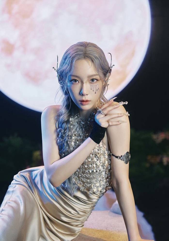 Taeyeon dalam MV INVU (instagram.com/taeyeon_ss)