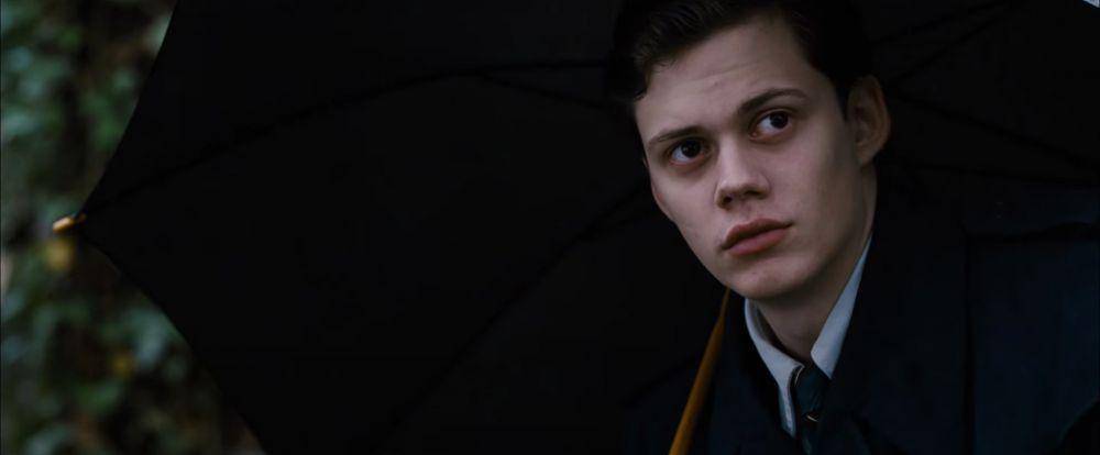 Bill Skarsgård sebagai Simon (dok. The Film Arcade/Simon & the Oaks)