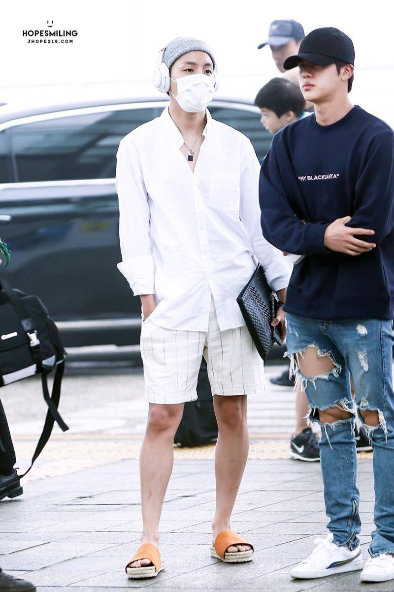 Gaya busana J-Hope BTS (bangtan.tumblr.com)