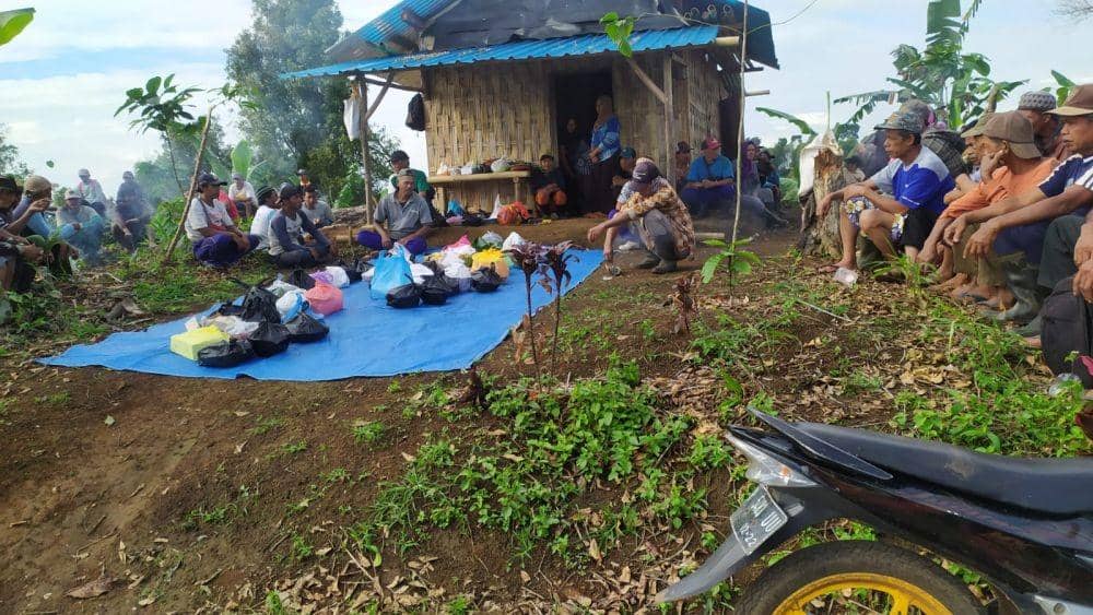 Warga Pakel sering menggelar doa selamatan di posko perjuangan. IDN Times/Istimewa