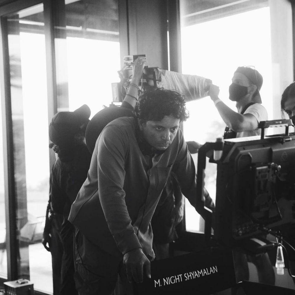 M. Night Shyamalan sedang menyudtradarai Film. (instagram.com/mnight)
