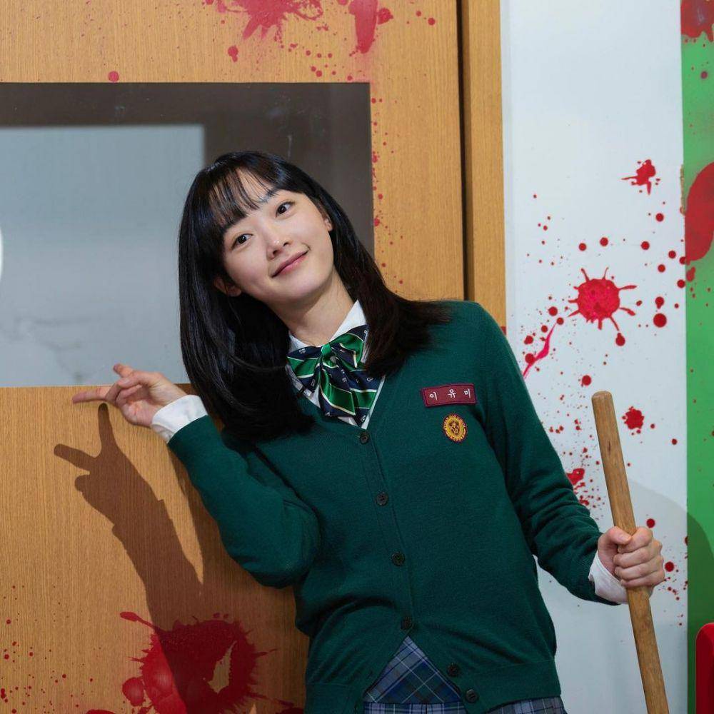 Lee Yoo Mi (instagram.com/varoent_official)