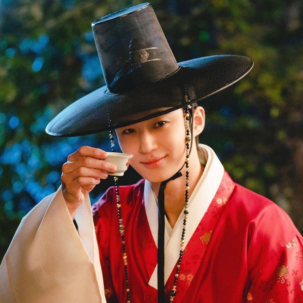 Byeon Woo Seok (instagram.com/varoent_official)