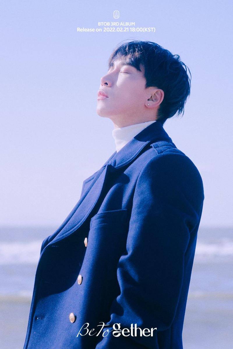Eunkwang di konsep foto album Be Together (twitter.com/OFFICIALBTOB)