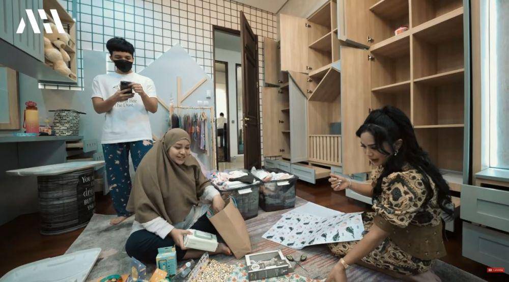 persiapan kamar baby A (YouTube.com/AH)