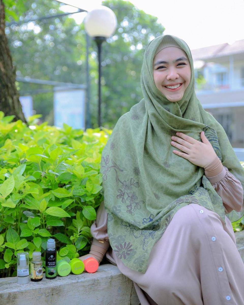 Oki Setiana Dewi (instagram.com/okisetianadewi)