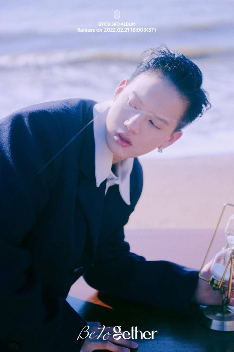 Peniel di konsep foto album Be Together (twitter.com/OFFICIALBTOB)