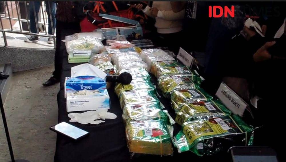 Barang bukti narkoba kasus pengungkapan di Polresta Samarinda Kalimantan Timur, Jumat (18/2/2022). (IDN Times/Nina)