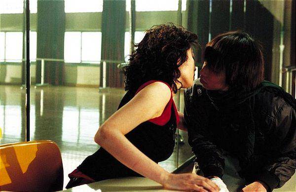 adegan di film A Good Lawyer’s Wife