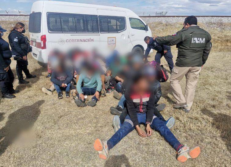 Penangkapan migran ilegal di San José Chiapa, Puebla, Meksiko. (twitter.com/INAMI_mx)