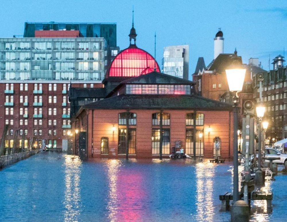 Banjir bandang yang terjadi di Hamburg, Jerman pada Kamis (17/2/2022). (twitter.com/mopo)