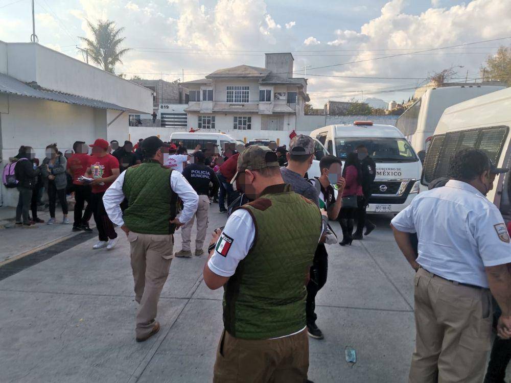 Penangkapan migran ilegal di Acajete, Puebla, Meksiko. (twitter.com/INAMI_mx)