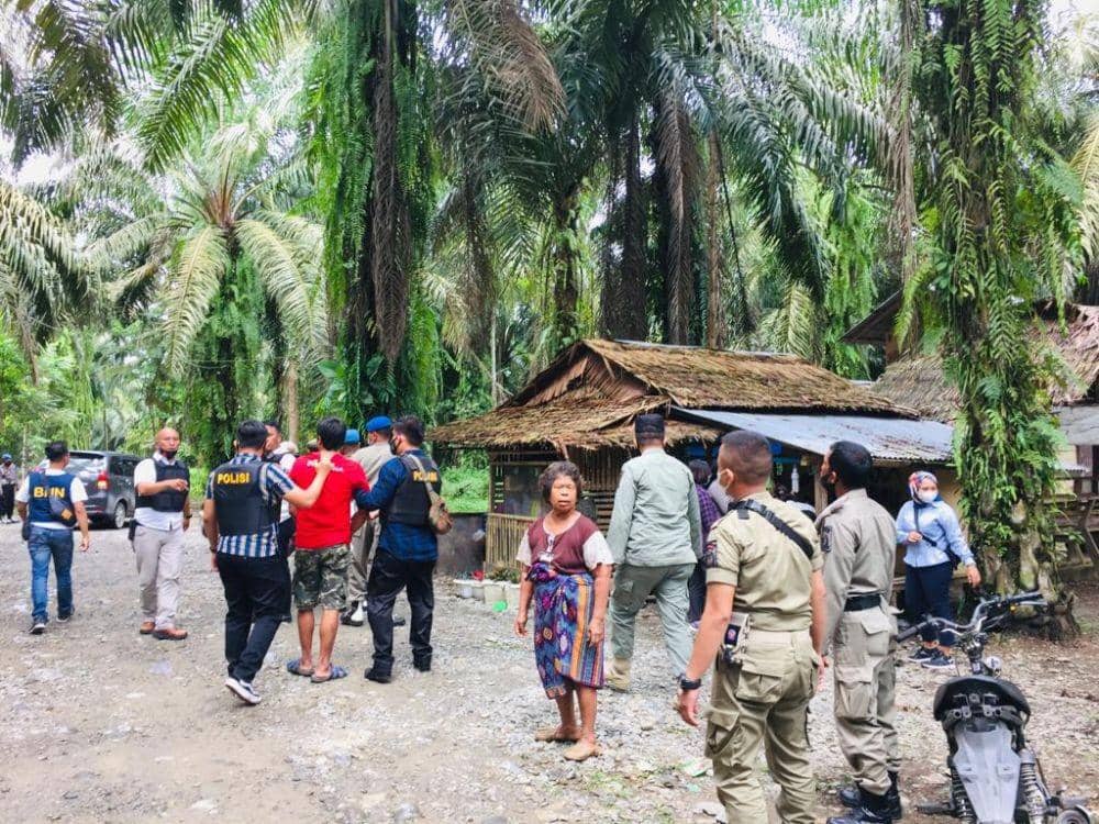 Polisi yang melakukan penggerebekan dan mengamankan sejumlah orang Ops Antik (IDN Times/ istimewa)