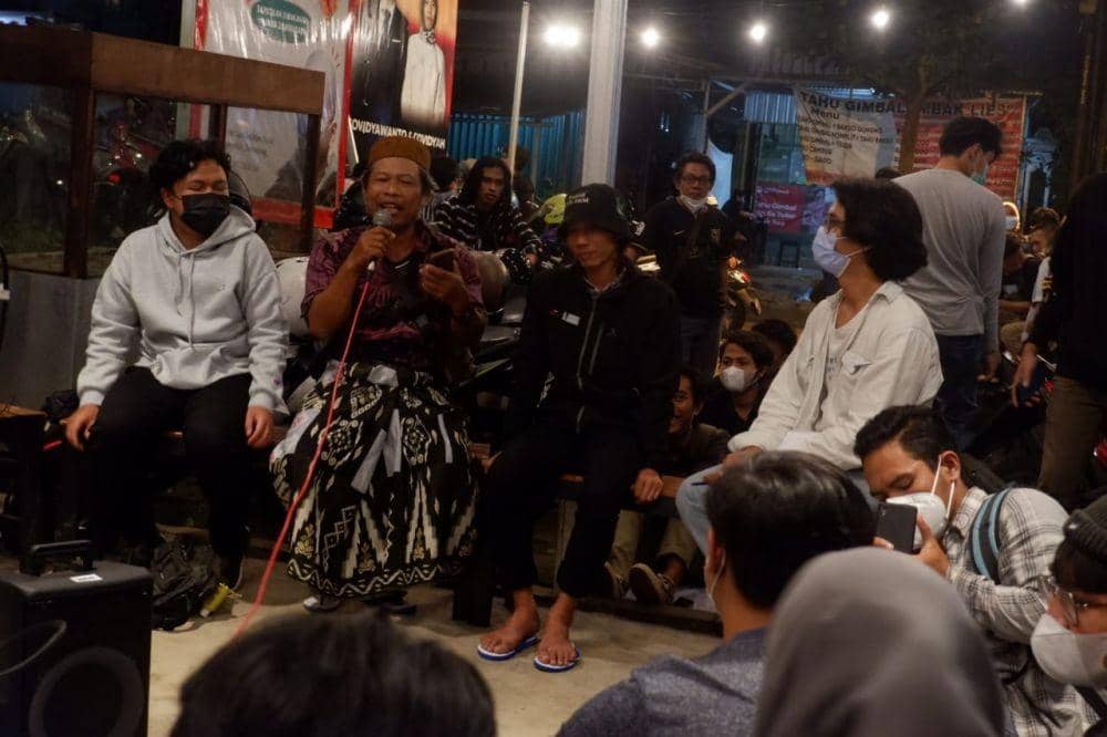 Para narasumber ikut berdialog dengan peserta diskusi Wadas di Semarang. (IDN Times/Istimewa)