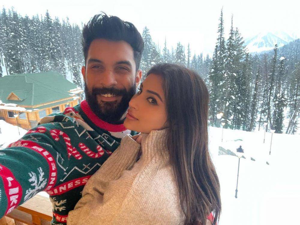 potret Mouni Roy dan Suraj Nambiar (instagram.com/imouniroy)