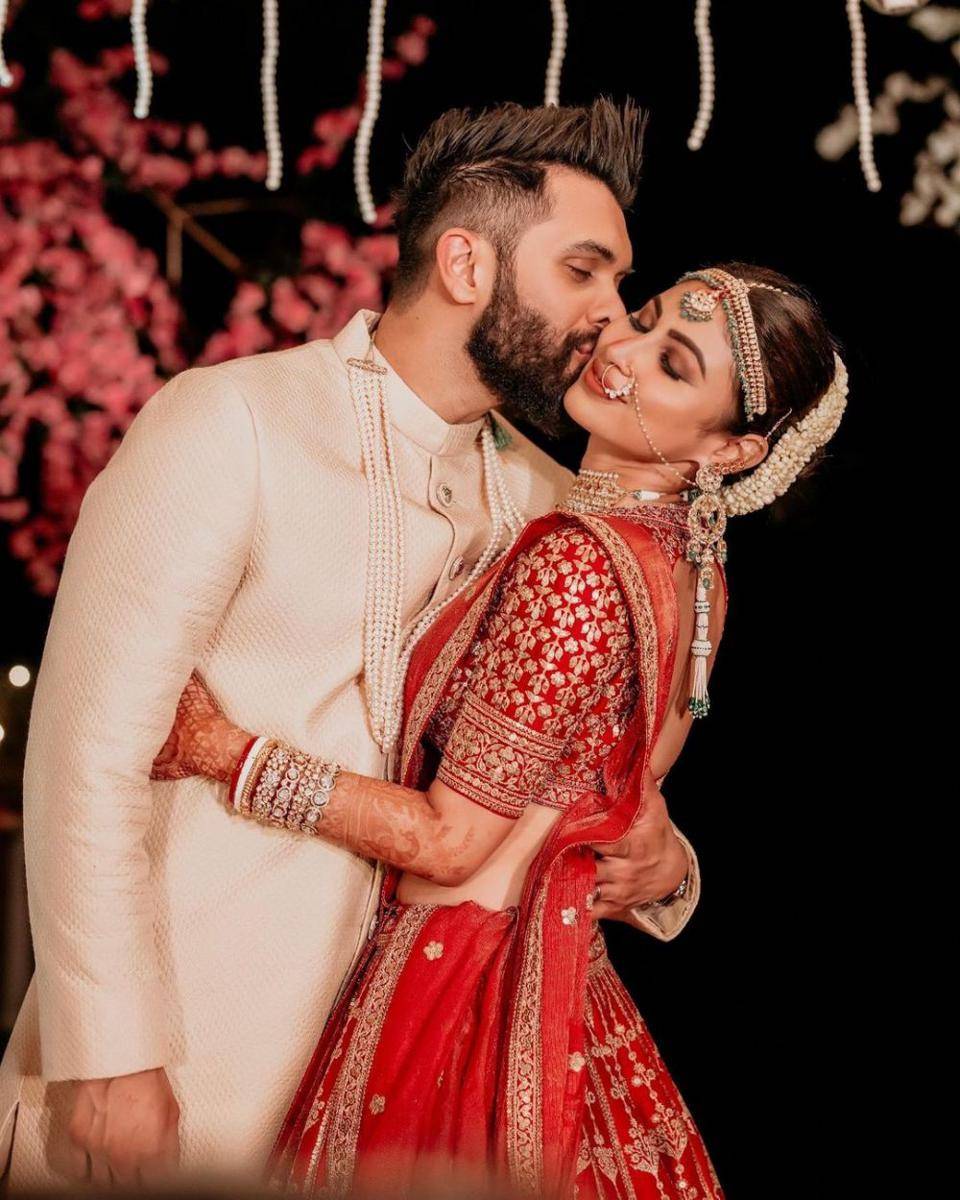 potret Mouni Roy dan Suraj Nambiar (instagram.com/imouniroy)