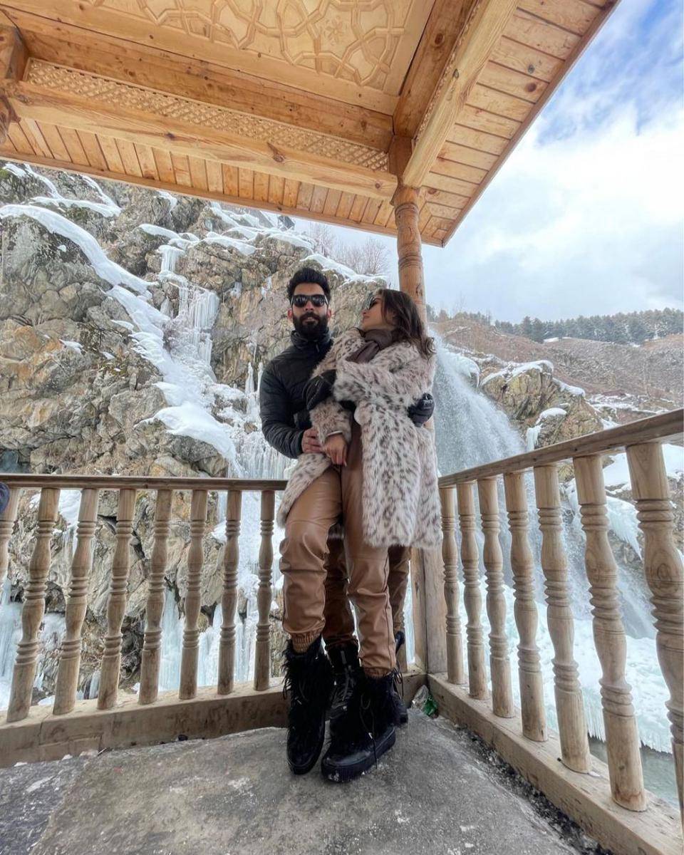 potret Mouni Roy dan Suraj Nambiar (instagram.com/imouniroy)