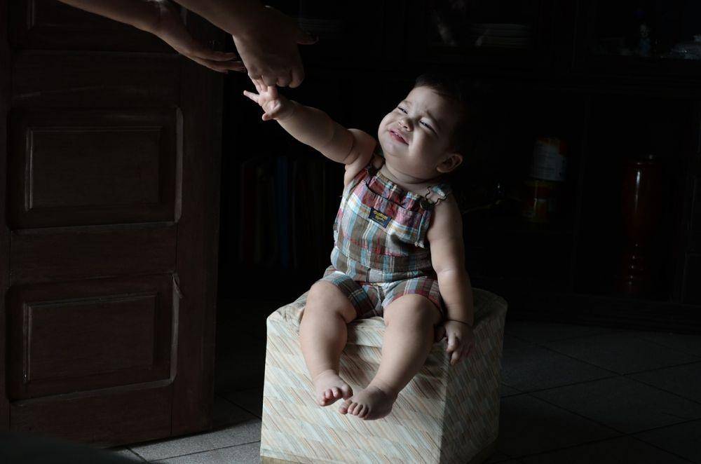 ilustrasi anak mengalami temper tantrum (pixabay.com/oscarwcastillo)