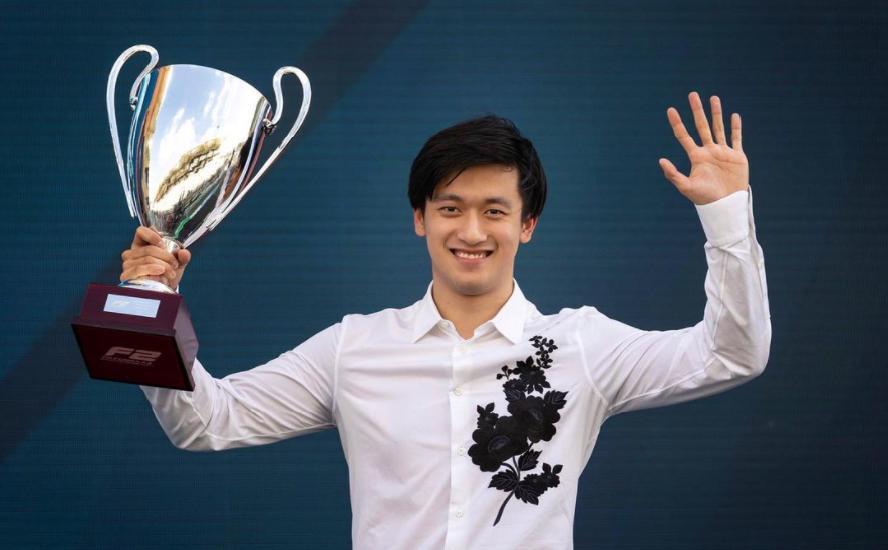 10 Potret Guanyu Zhou, Pembalap asal China Pertama di Formula 1