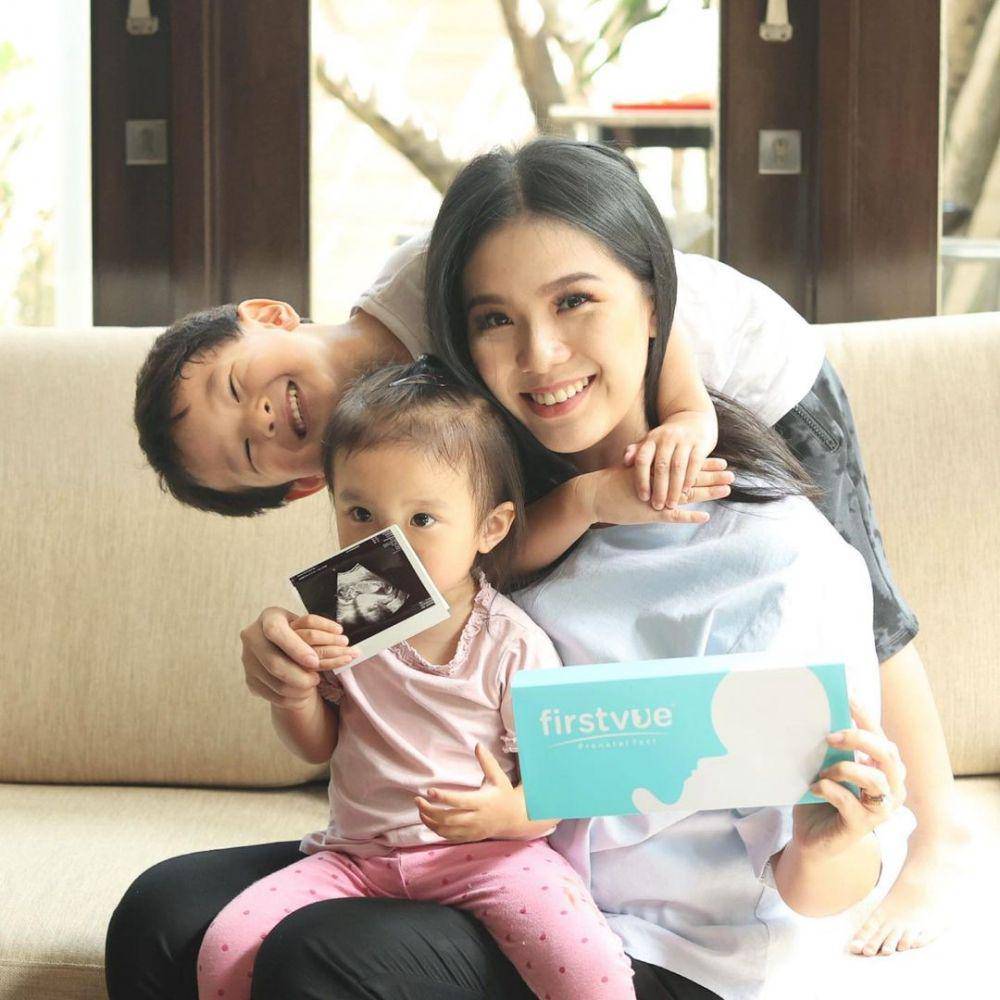 potret Devina Hermawan bersama kedua anaknya (instagram.com/devinahermawan)