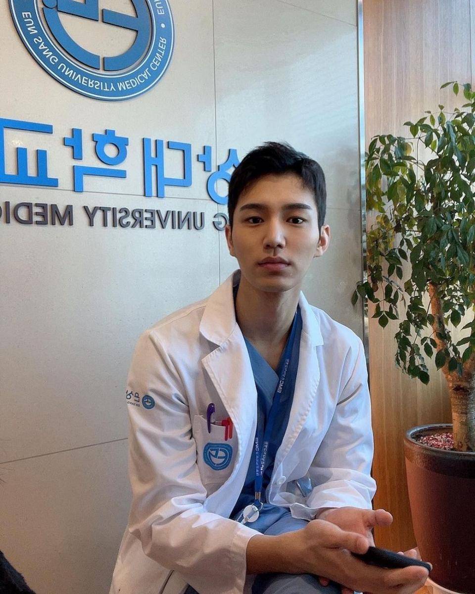 potret Kim Jae Yong eks HALO di drama Korea Ghost Doctor (dok. tvN/Ghost Doctor)