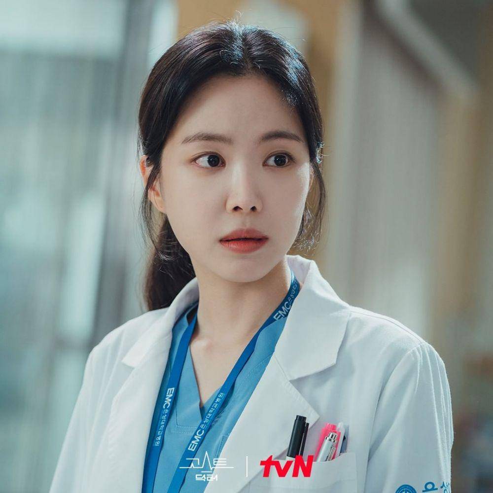 potret Naeun APINK di drama Korea Ghost Doctor (dok. tvN/Ghost Doctor)