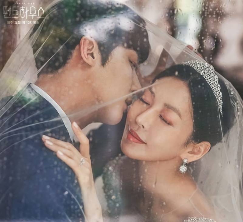 Yoon Jong Hoon dan Kim So Yeon di The Penthouse (instagram.com/yoonjongactor_official)