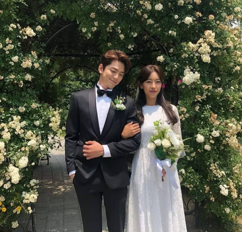 Kim Min Kyu dan Go Won Hee di Perfume (instagram.com/mingue.k)