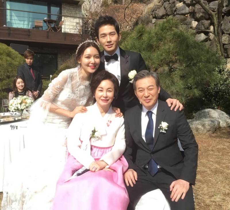 On Joo Wan dan Choi Soo Young di Man in the Kitchen (instagram.com/sooyoungchoi)