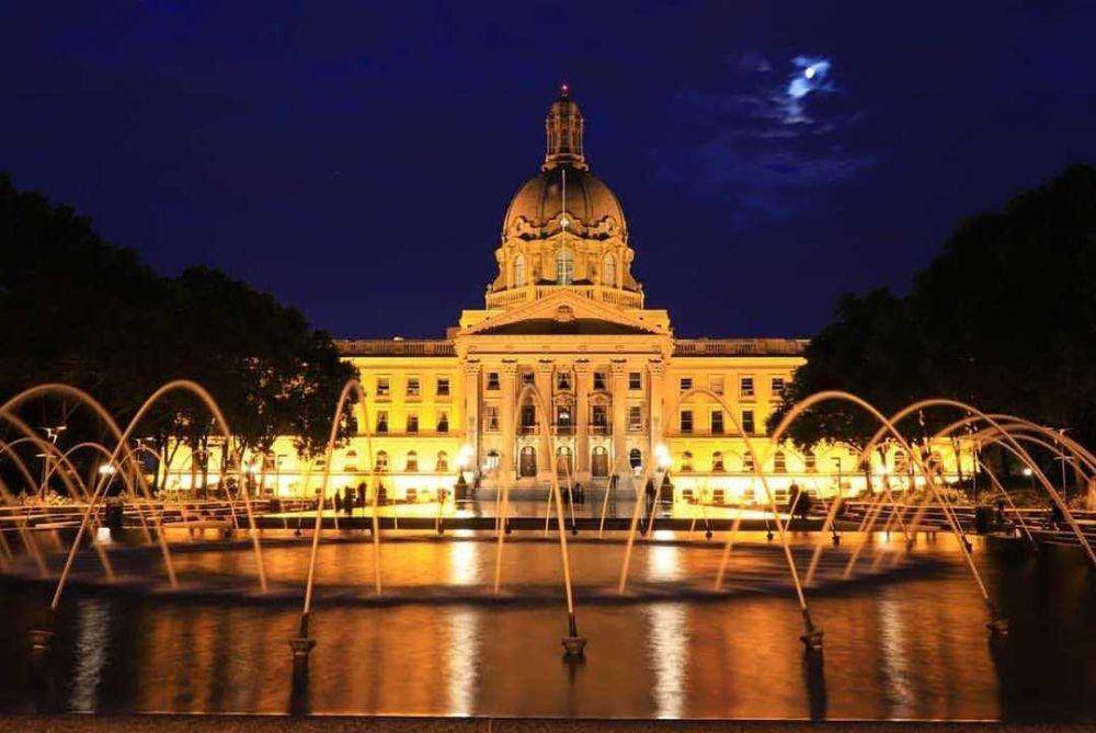 potret Alberta Legislature Building (instagram.com/exploreedmonton)