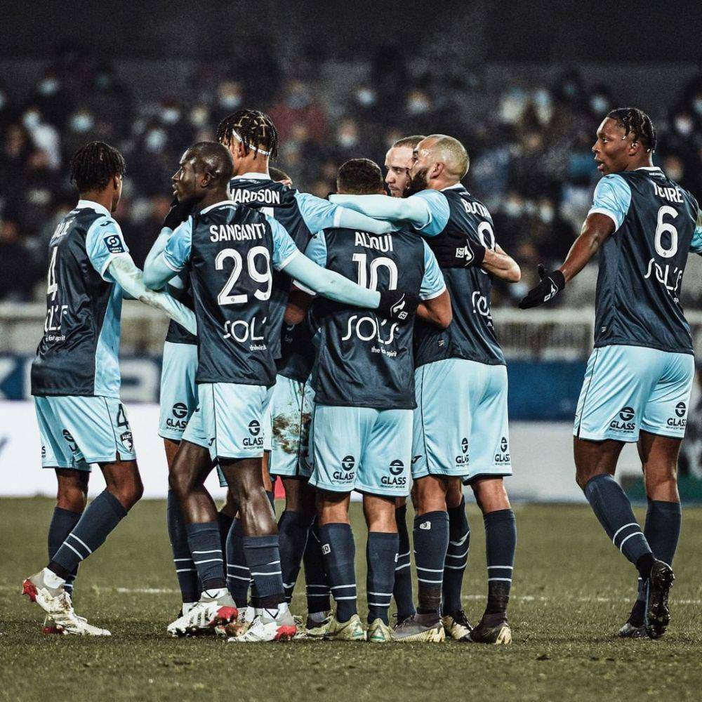 Pemain Le Havre melangsungkan selebrasi di lapangan. (instagram.com/le_havre_ac)