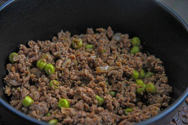 ilustrasi menumis daging cincang (pexels.com/pure-punjabi)