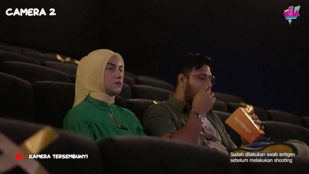 potret momen kejutan kehamilan anak kedua Irish Bella dan Ammar Zoni (dok. youtube.com/AishTV)