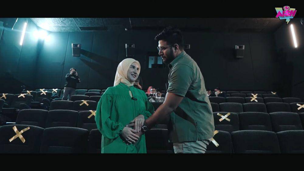 potret momen kejutan kehamilan anak kedua Irish Bella dan Ammar Zoni (dok. youtube.com/AishTV)