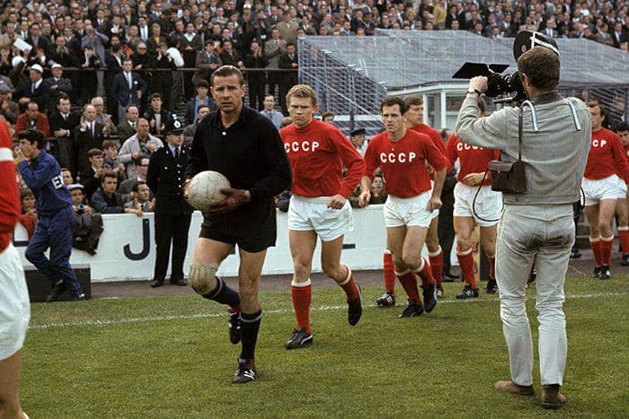 Lev Yashin (planetfootball.com)