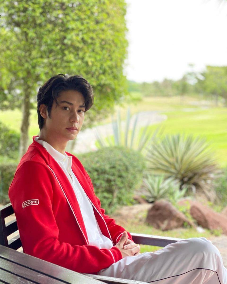 August Vachiravit (instagram.com/aaugust007)