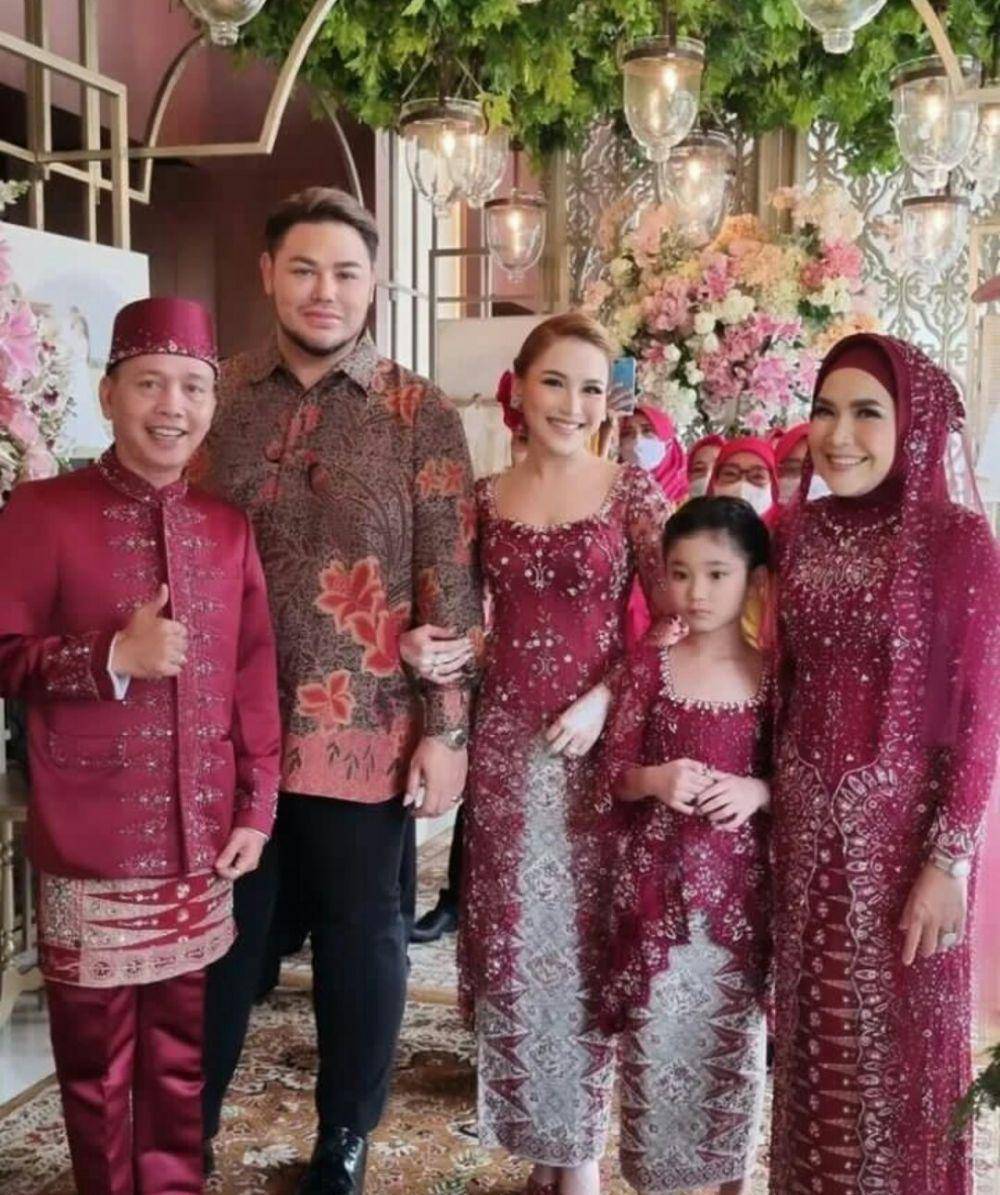 Ayu Ting Ting, Ivan Gunawan (instagram.com/ivan_gunawan)
