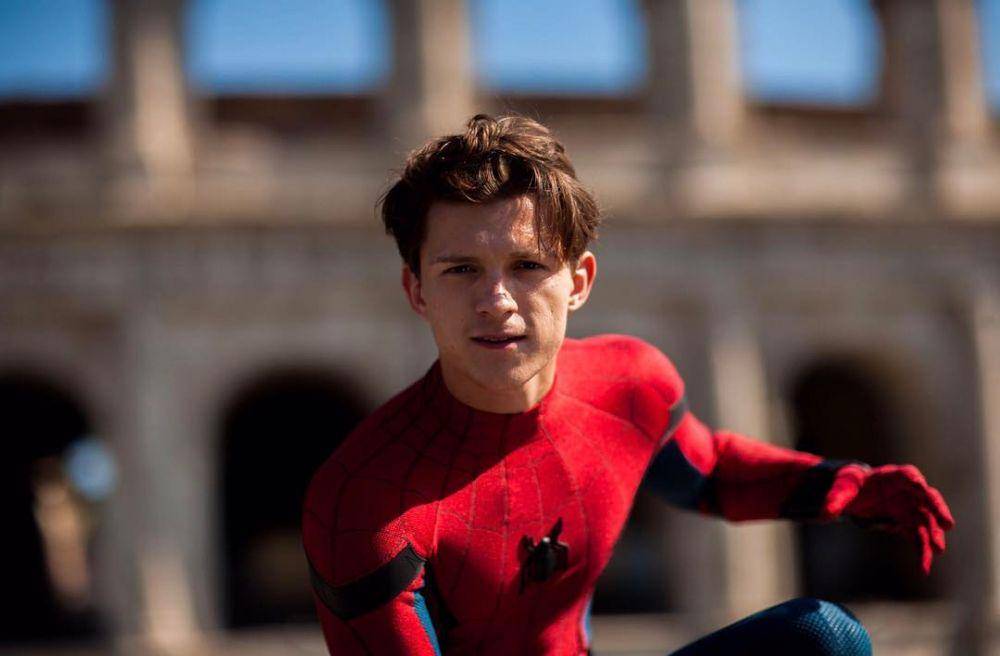 Tom Holland dalam kostum Spider-Man (instagram.com/tomholland2013)