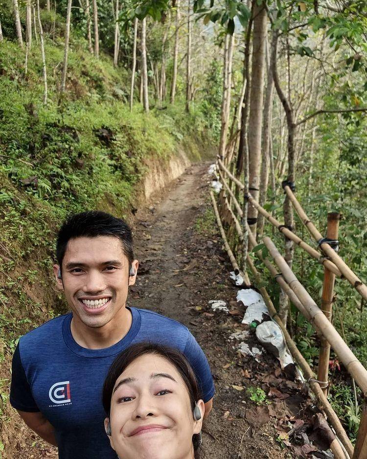 Maulana Indraguna Sutowo dan Dian Sastrowardoyo (Instagram.com/therealdisastr)