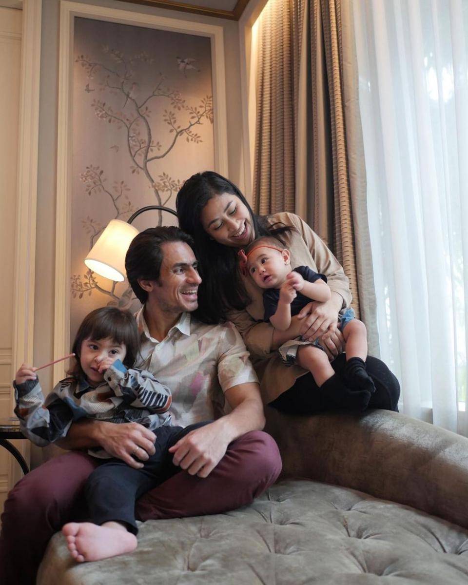 potret keluarga Danar Guritno dan Gadis Sadiqah (instagram.com/danarguritno)
